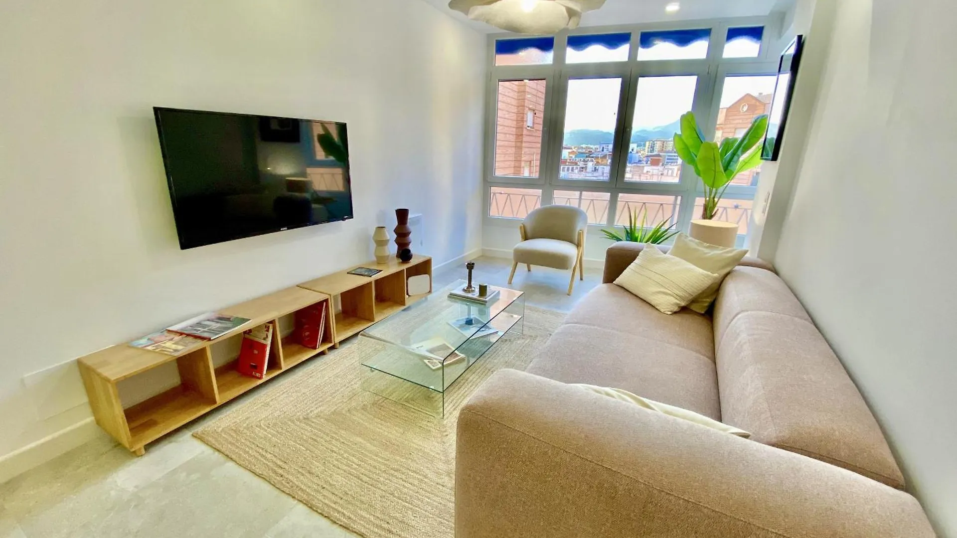 Amplio Apartamento En El Centro De Màlaga
